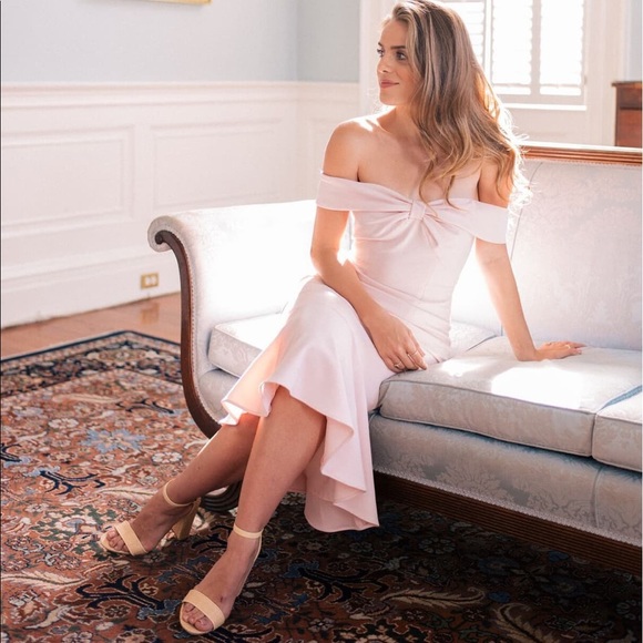 Gal Meets Glam Dresses & Skirts - Gorgeous off the shoulder dress